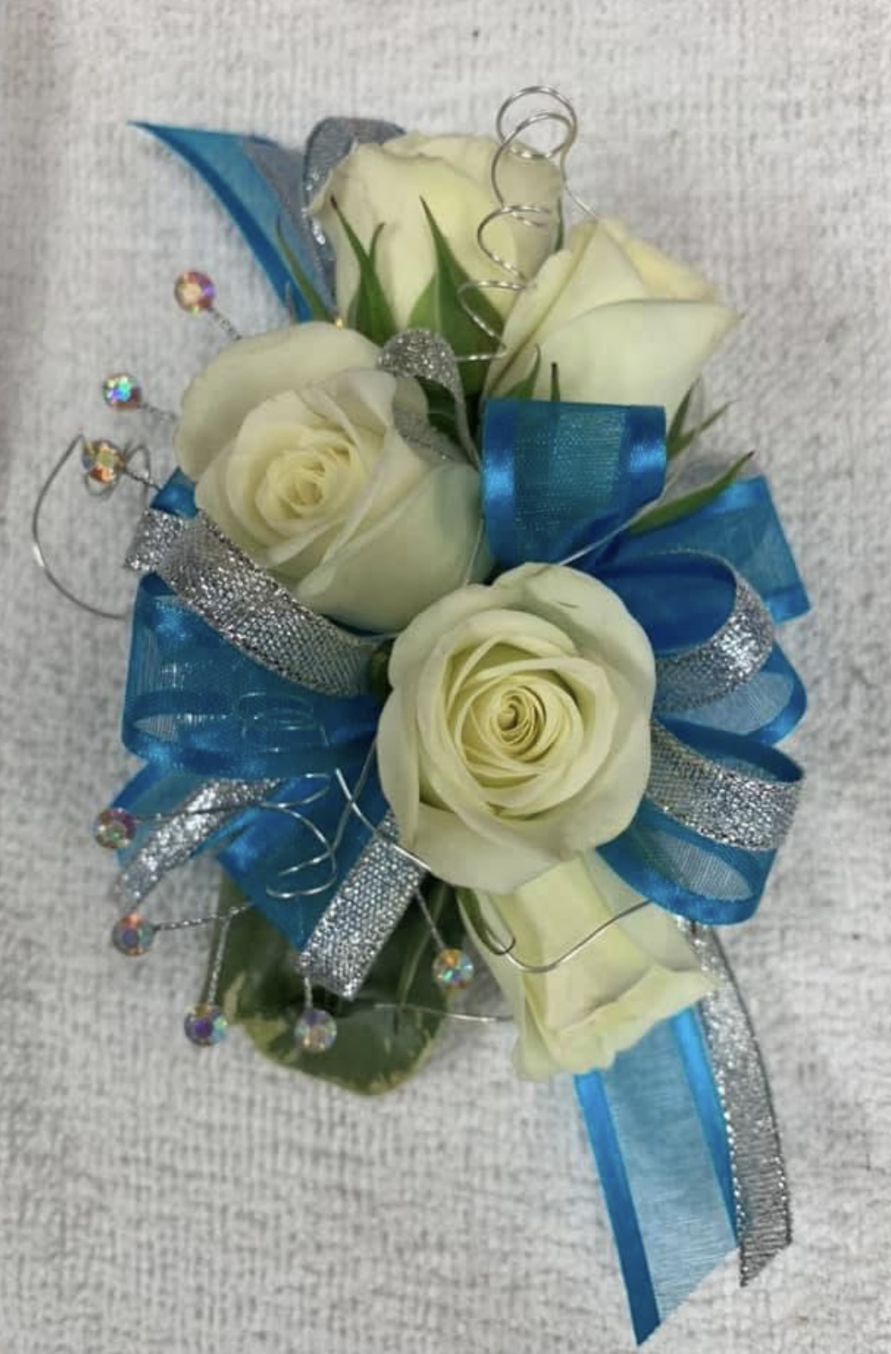 Flowers to Wear (Corsage, Boutonniere, Hair) - Image 12