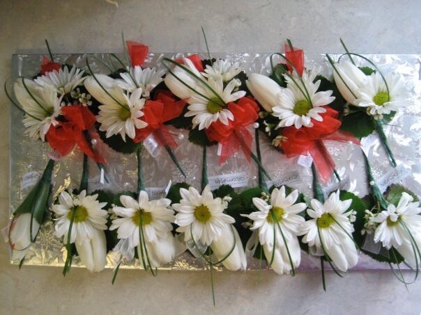Flowers to Wear (Corsage, Boutonniere, Hair) - Image 5